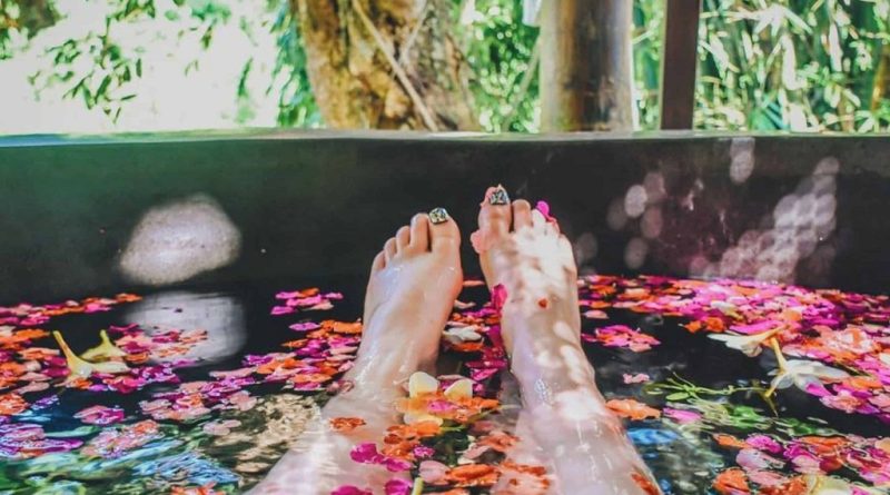 What is a Balinese flower bath